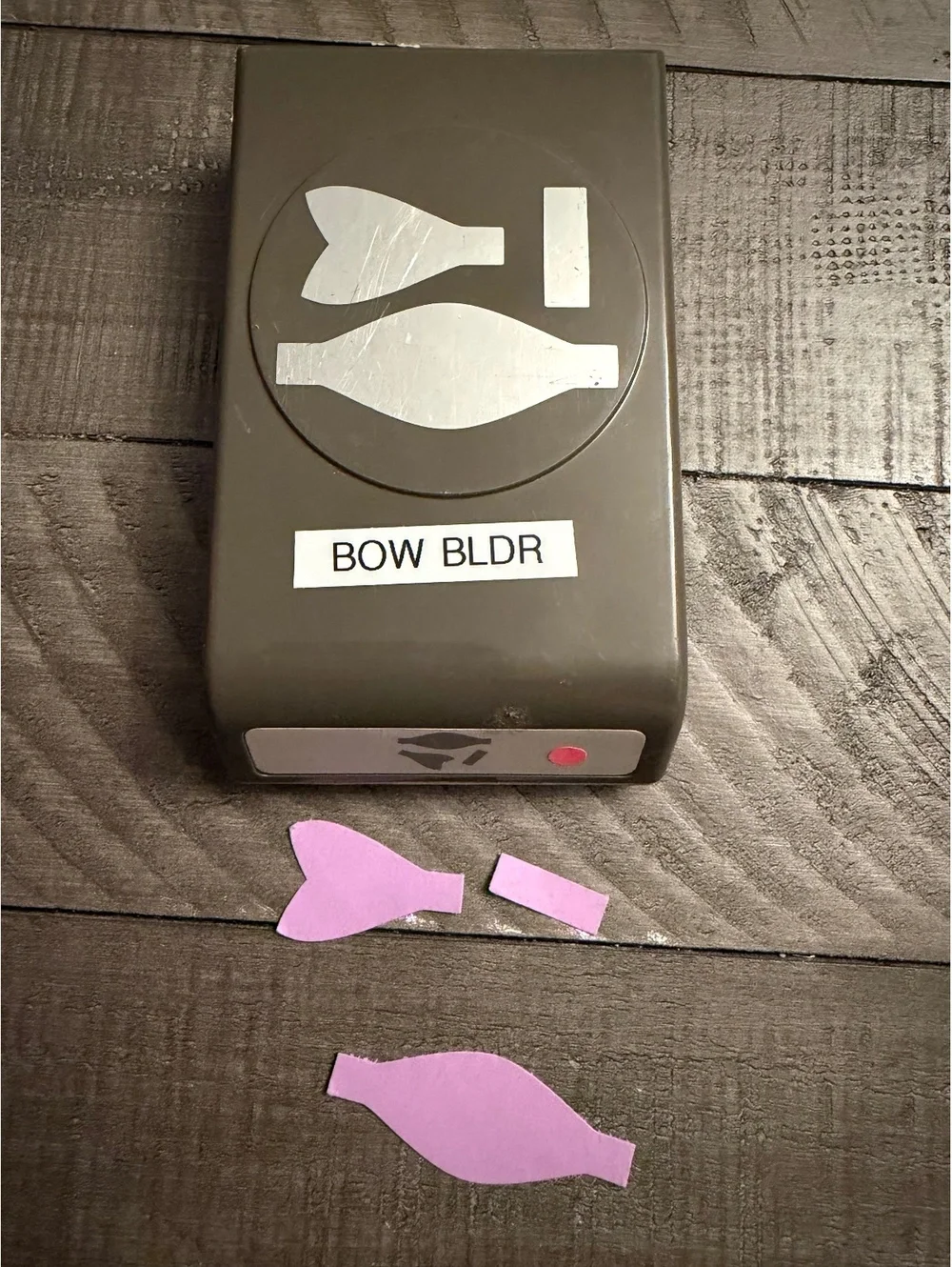 Stampin’ Up Bow Builder shape punch